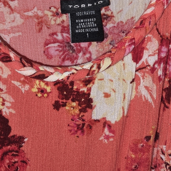 Torrid Coral Floral Blouse - Picture 2 of 2